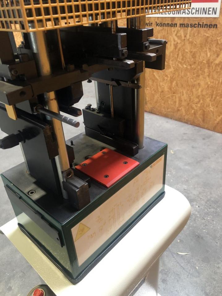 Oemme s.p.a. P-20-V stamping machine